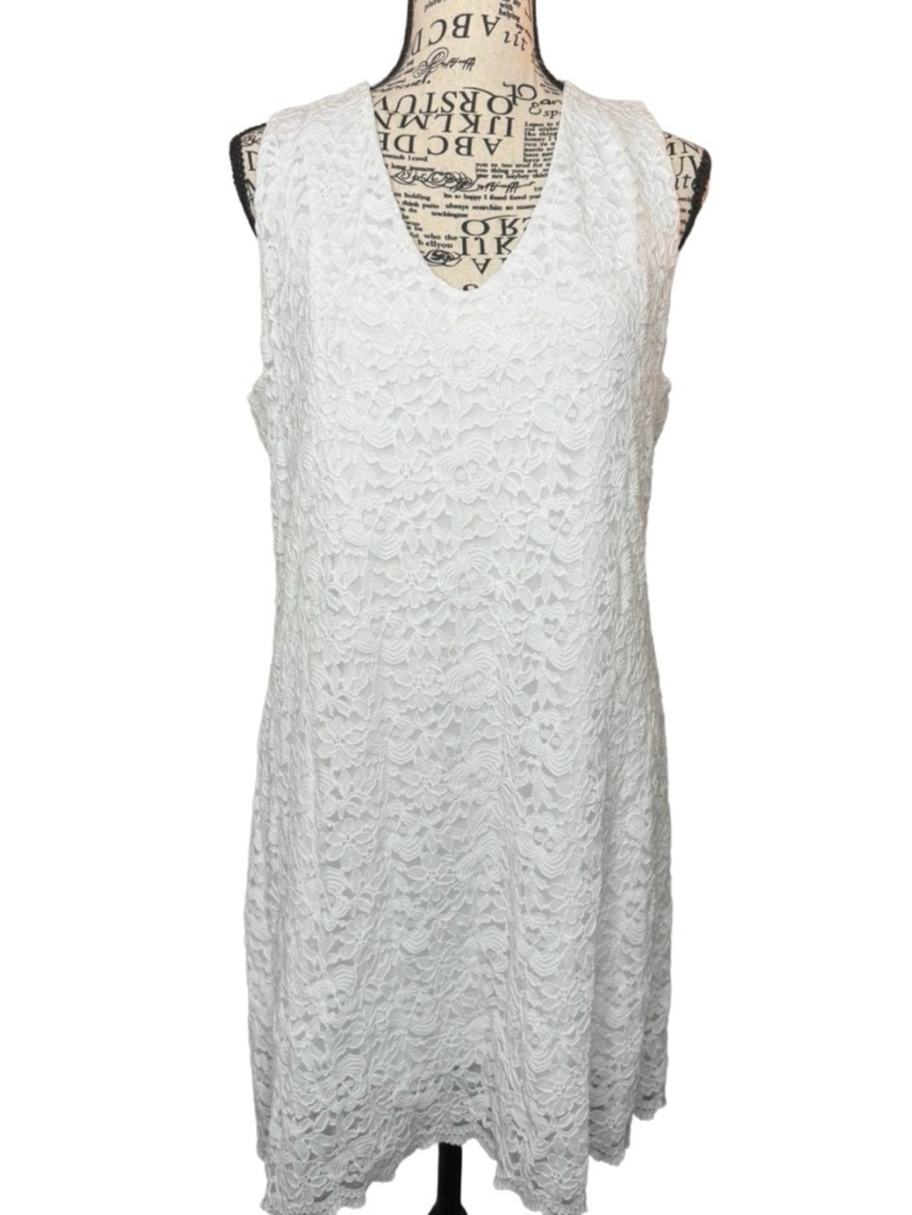 LOVE CHESLEY White Floral Lace Sleeveless V-Neck Shift Dress 2XL
